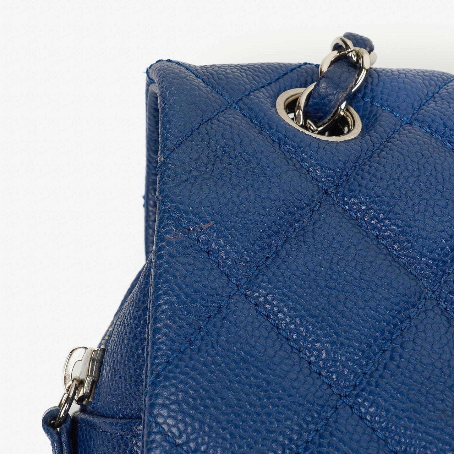 Chanel Jumbo Single Flap Tasche aus gestepptem Caviar-Leder mit silberfarbener Hardware