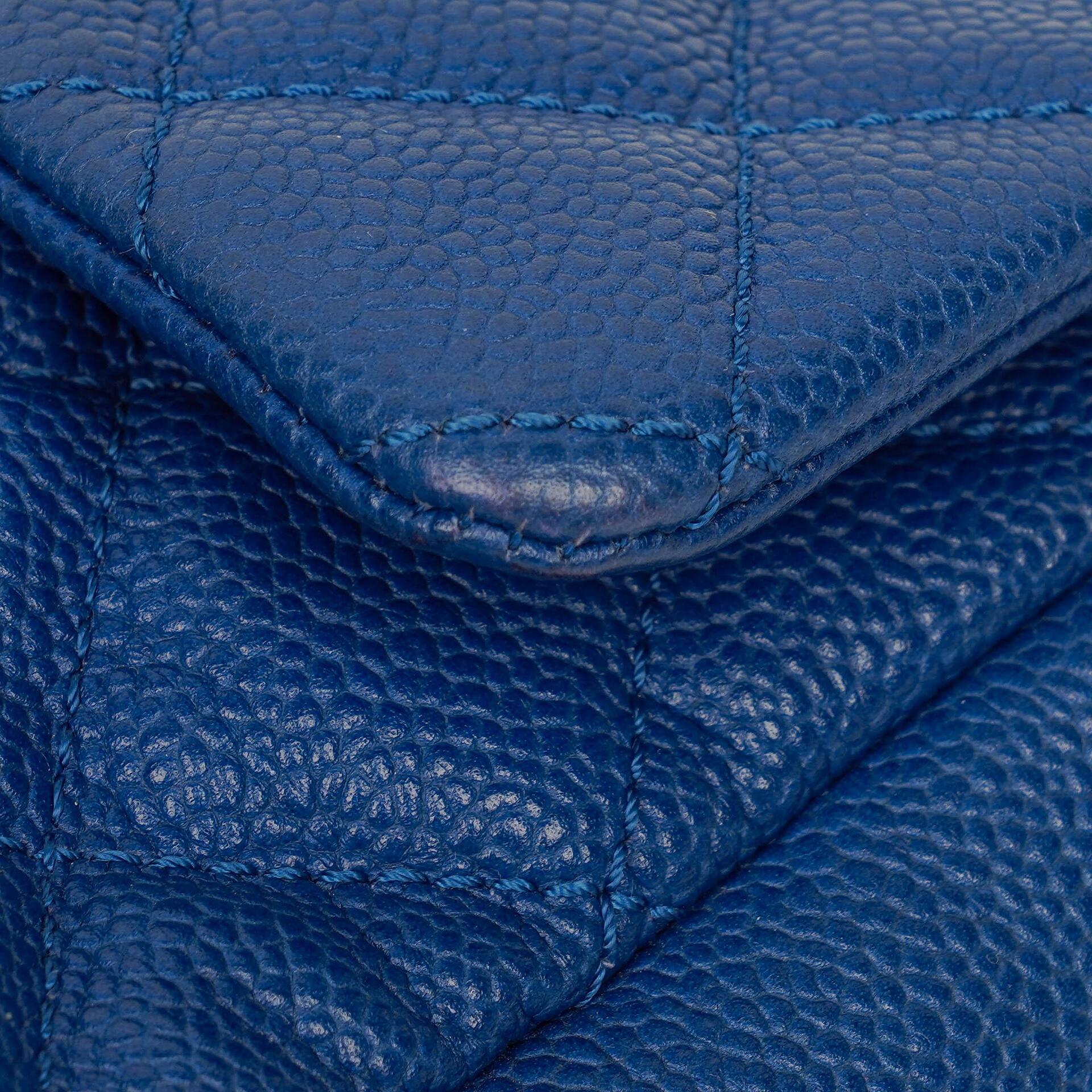 Chanel Jumbo Single Flap Tasche aus gestepptem Caviar-Leder mit silberfarbener Hardware
