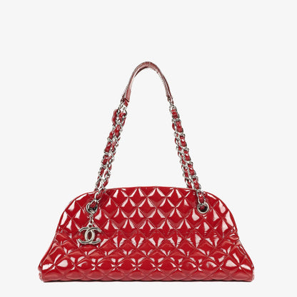 Chanel Just Mademoiselle Bowling Tasche aus rotem gestepptem Lackleder