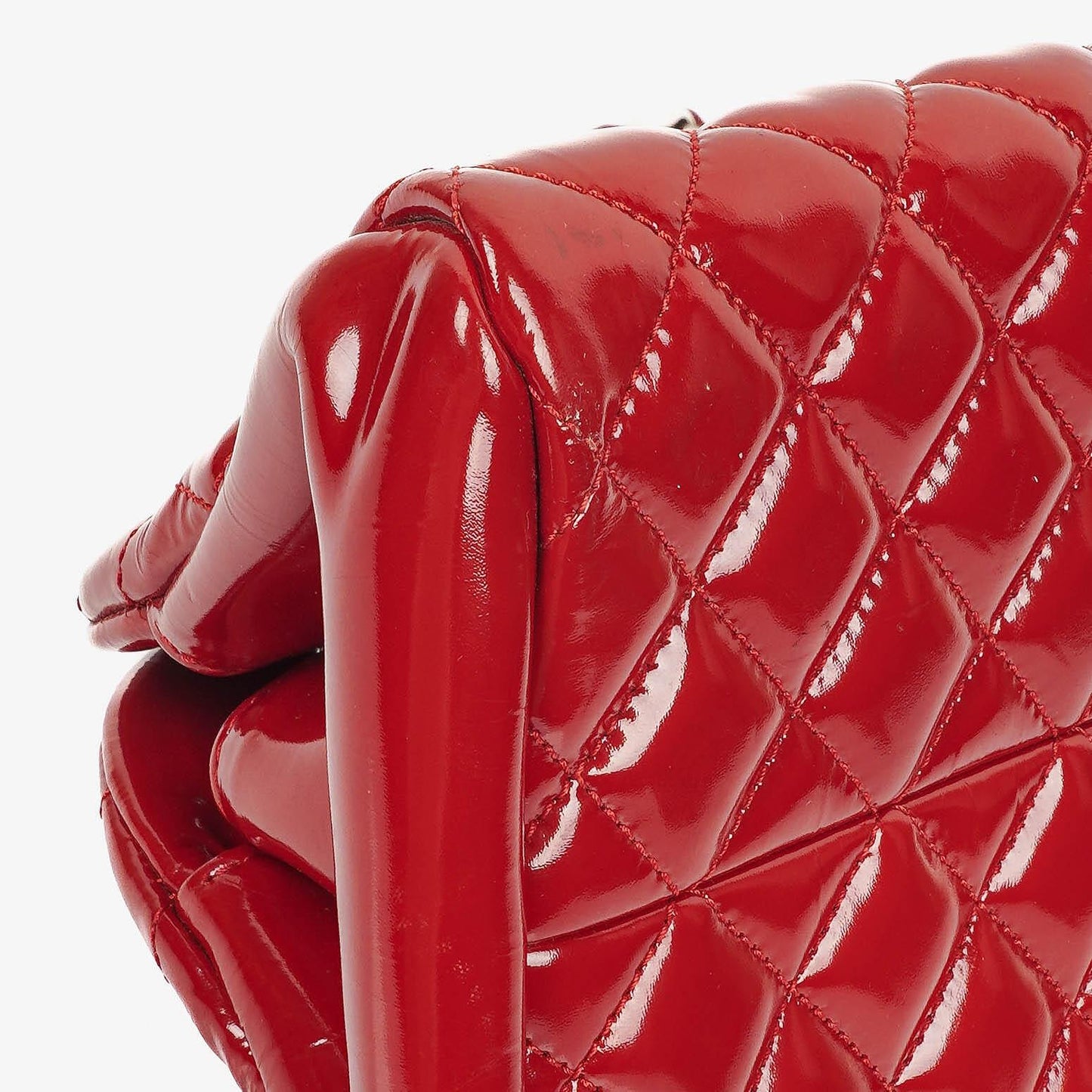 Chanel Just Mademoiselle Bowling Tasche aus rotem gestepptem Lackleder