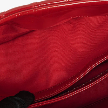 Chanel Just Mademoiselle Bowling Tasche aus rotem gestepptem Lackleder