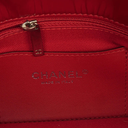 Chanel Just Mademoiselle Bowling Tasche aus rotem gestepptem Lackleder