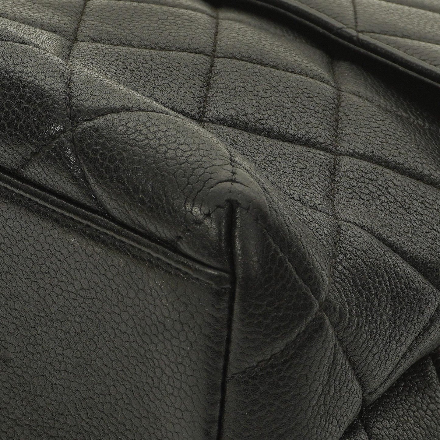 Chanel Kelly Schwarze Stepp-Caviar-Leder-Top-Handle-Tasche mit 24K vergoldeten Beschlägen, 1996-1997