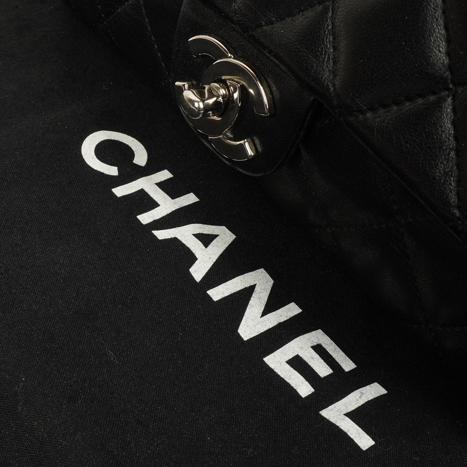 Chanel Kelly Medium aus schwarzem gestepptem Lammleder, 2005-2006