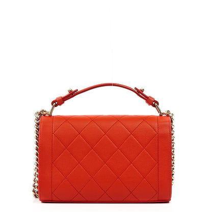 Chanel Label Click Flap Tasche aus rotem gestepptem Kalbsleder mit goldfarbenen Beschlägen