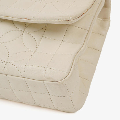 Chanel Lady Graphic Flap Tasche aus gestepptem Leder