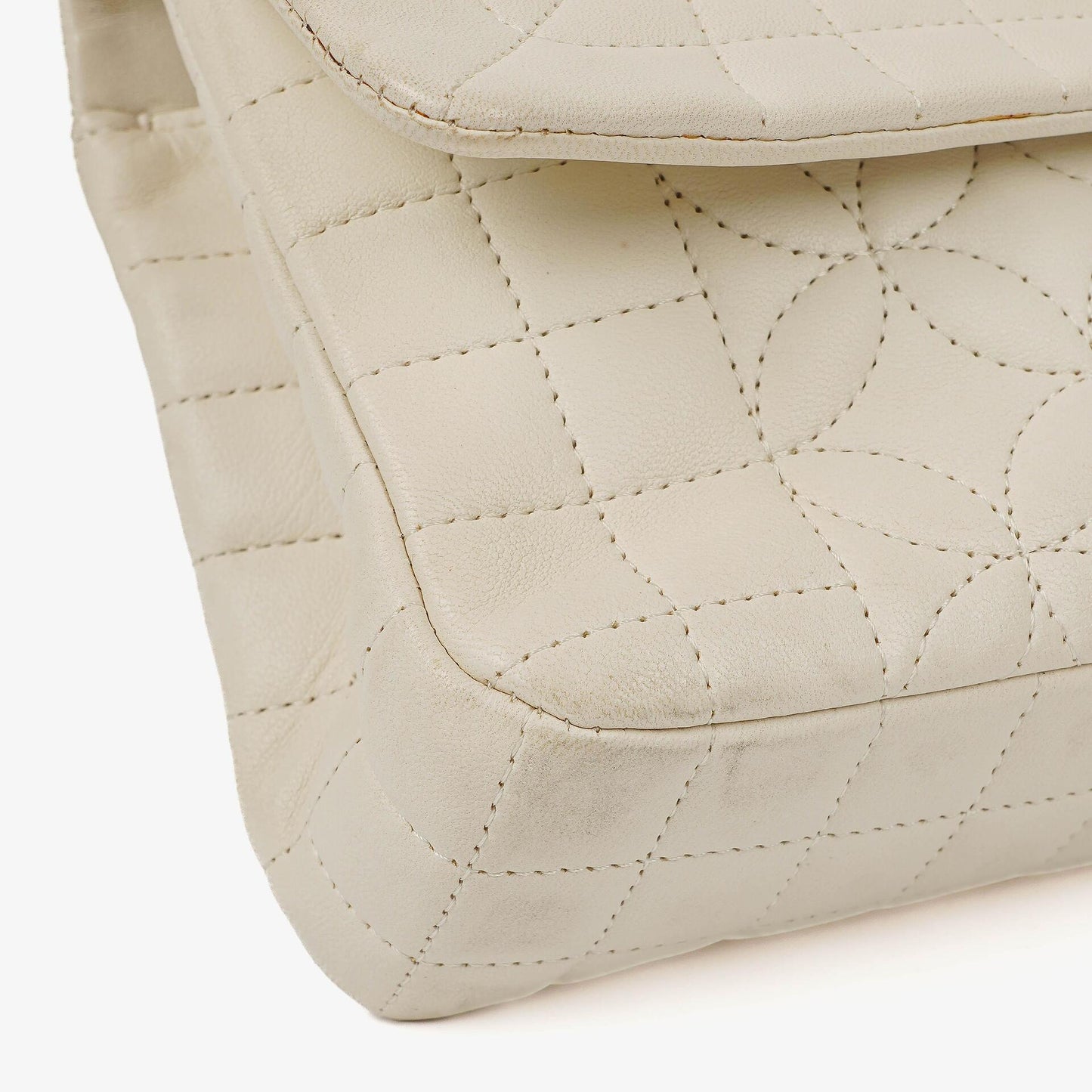 Chanel Lady Graphic Flap Tasche aus gestepptem Leder