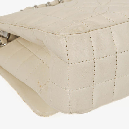 Chanel Lady Graphic Flap Tasche aus gestepptem Leder