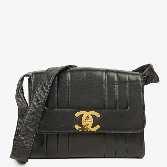 Chanel Lammleder Schwarz Vertikal Stepp Maxi CC Flap Schultertasche