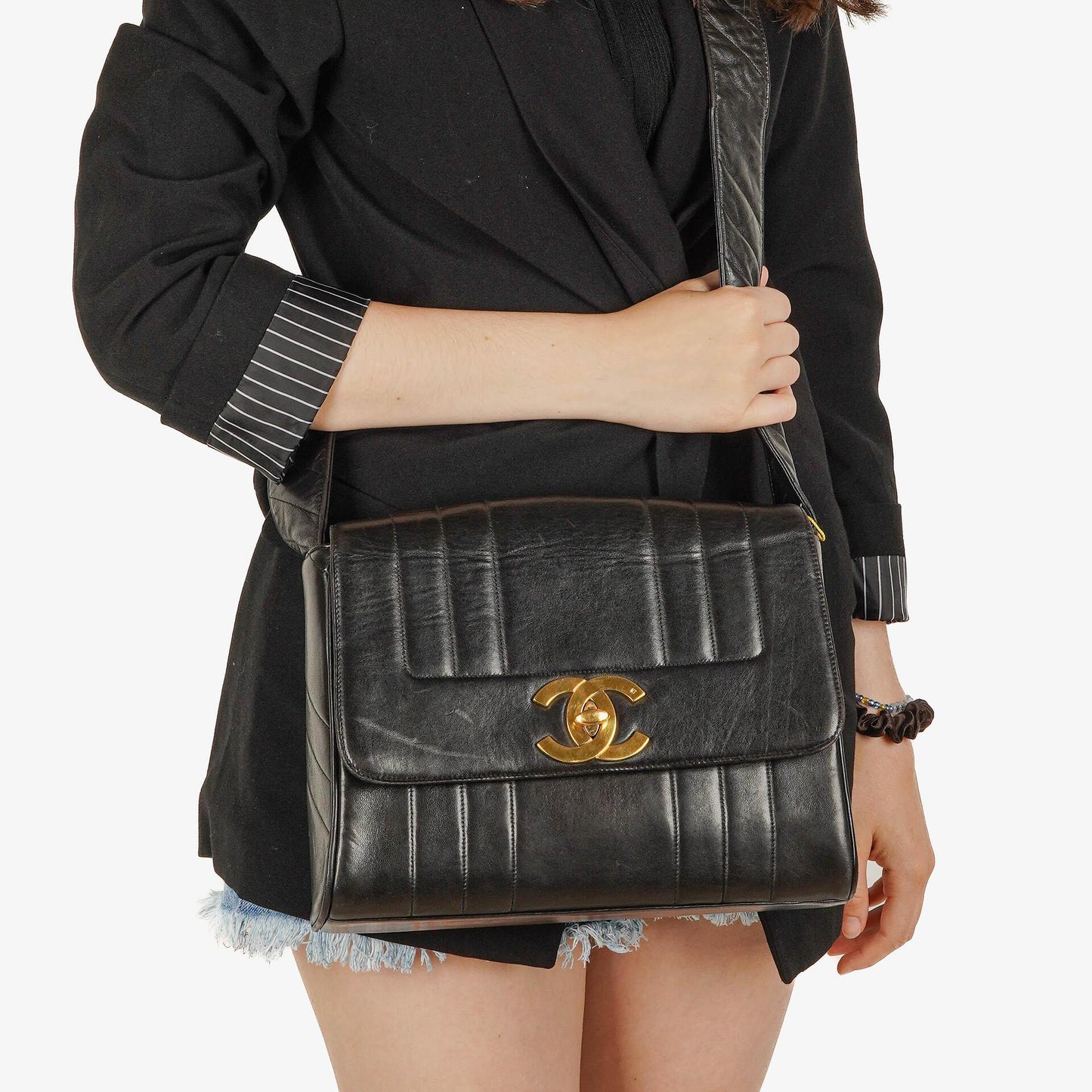 Chanel Lammleder Schwarz Vertikal Stepp Maxi CC Flap Schultertasche