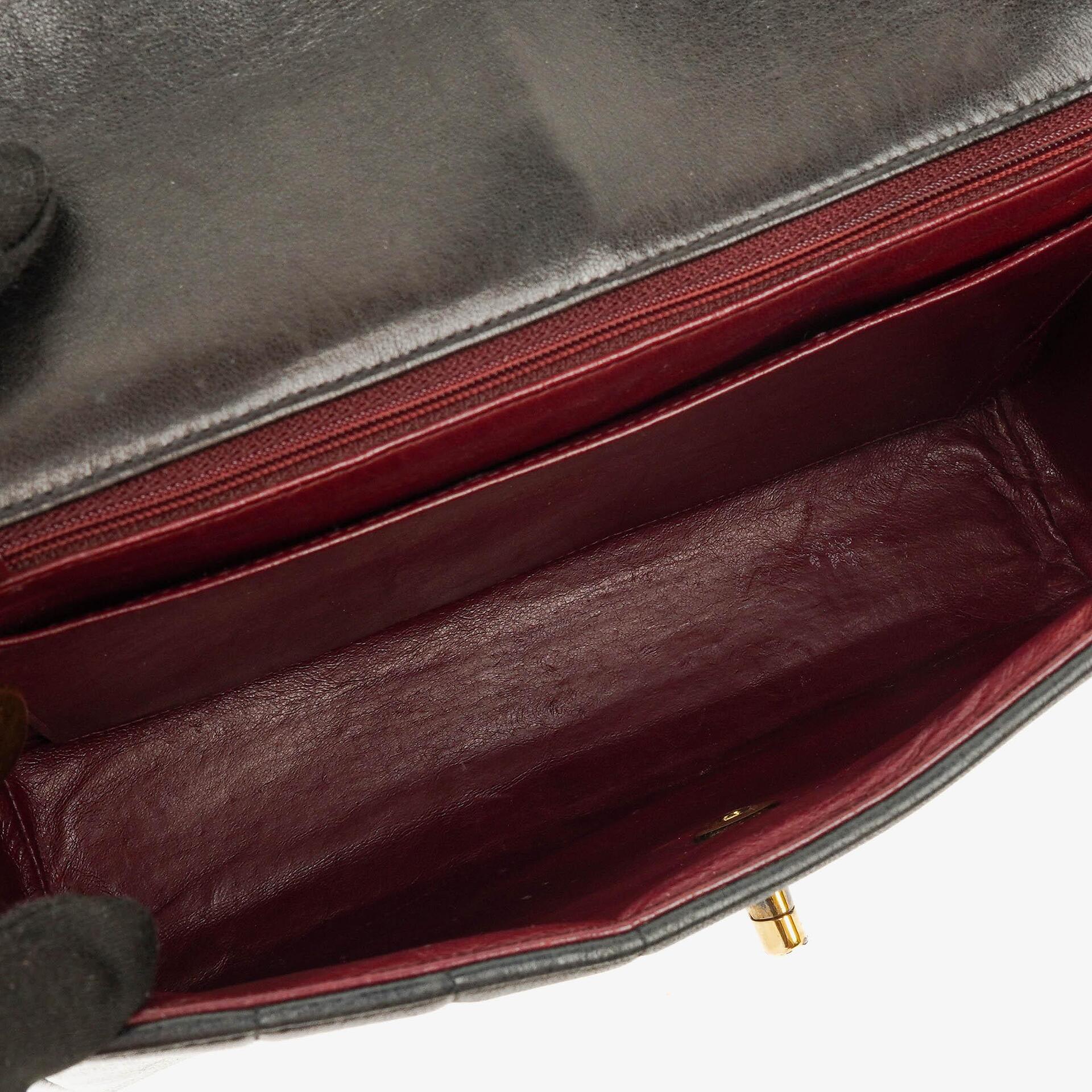 Chanel Lammleder Schwarz Vertikal Stepp Maxi CC Flap Schultertasche