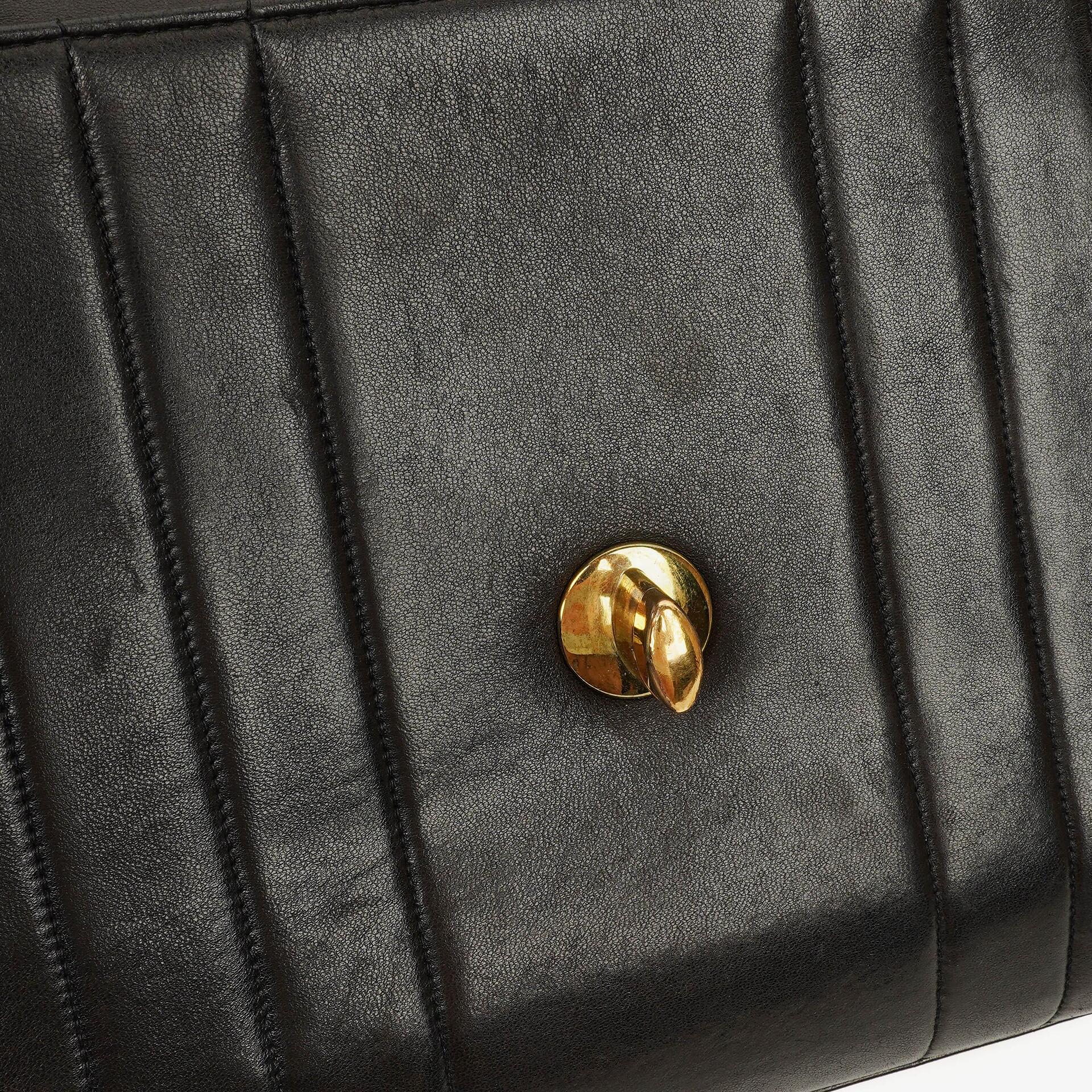 Chanel Lammleder Schwarz Vertikal Stepp Maxi CC Flap Schultertasche