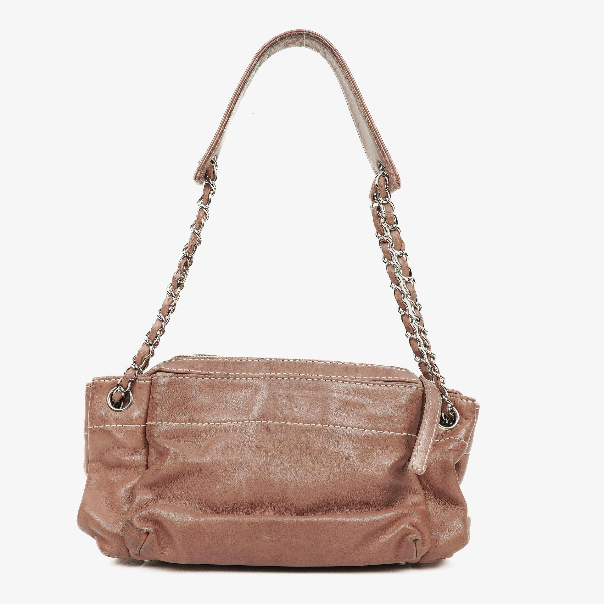 CHANEL Lax Accordion Hobo Tasche aus Lammleder