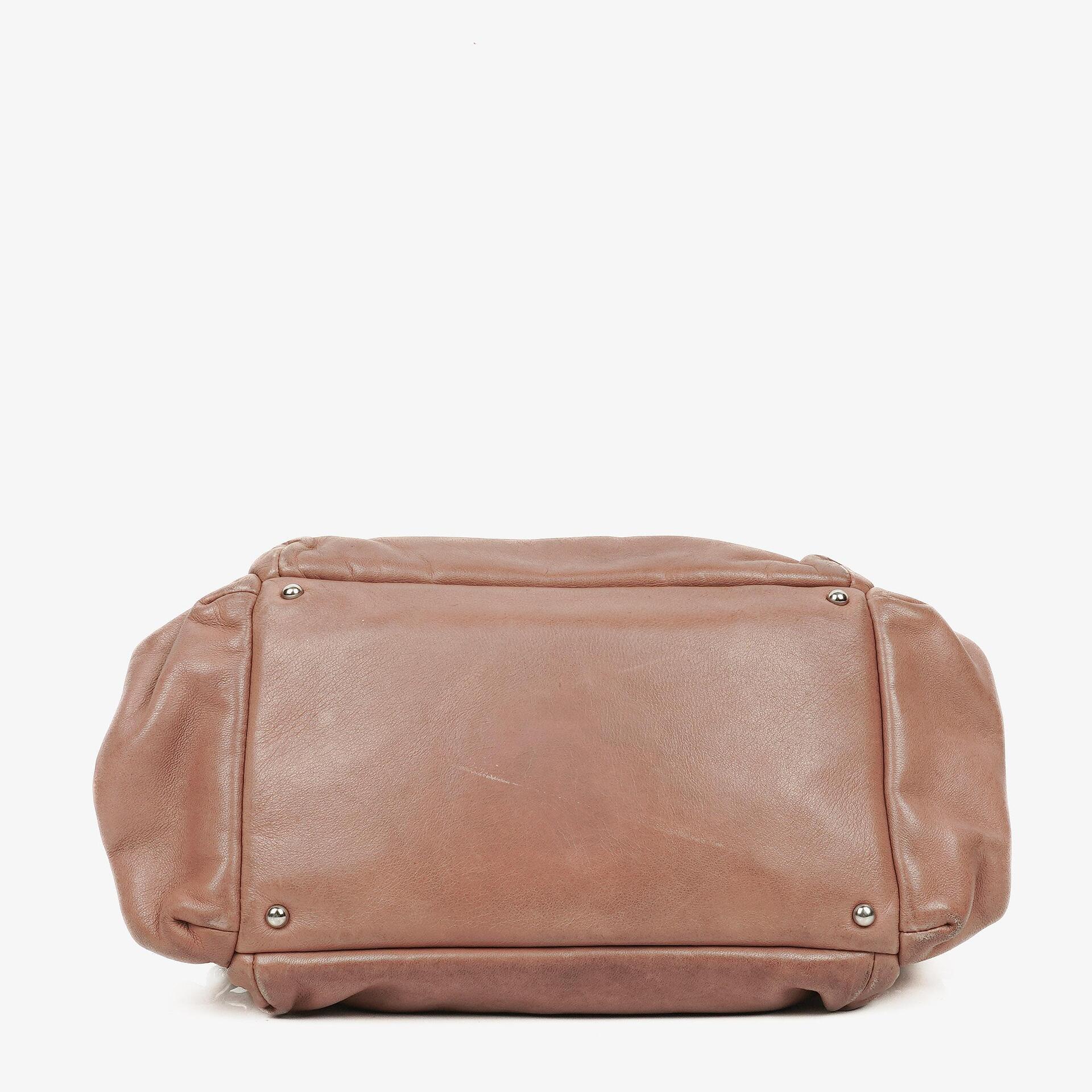 CHANEL Lax Accordion Hobo Tasche aus Lammleder