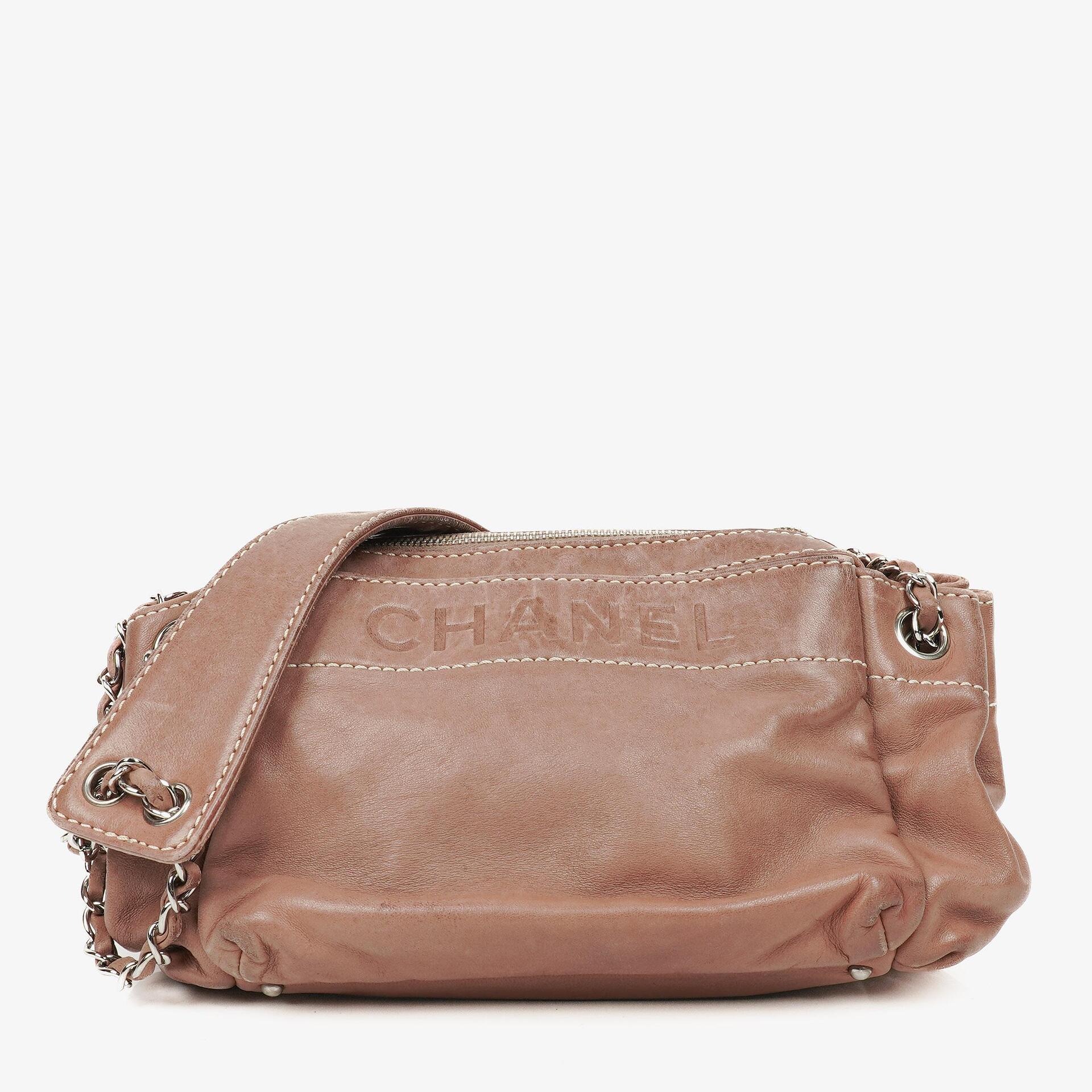 CHANEL Lax Accordion Hobo Tasche aus Lammleder