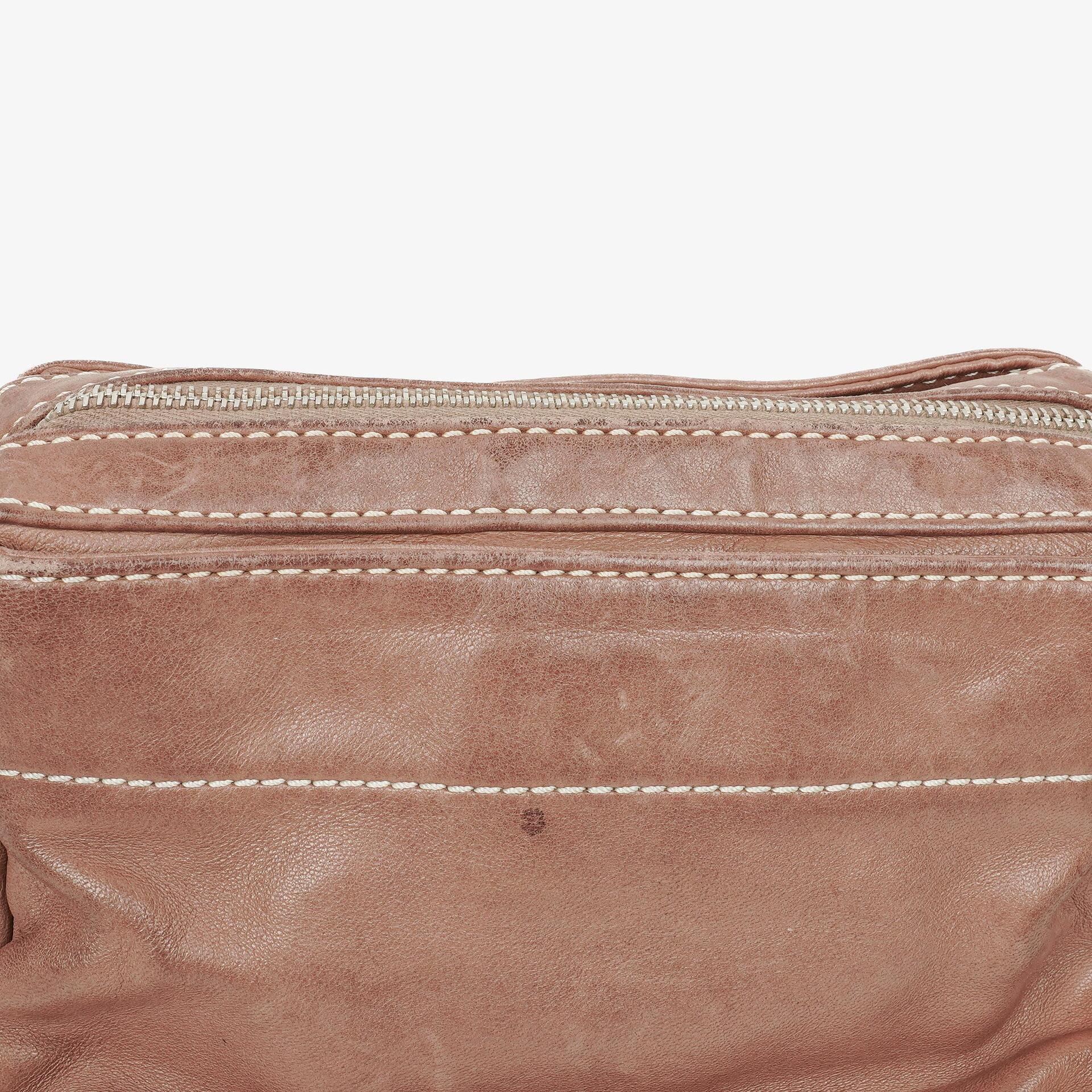 CHANEL Lax Accordion Hobo Tasche aus Lammleder