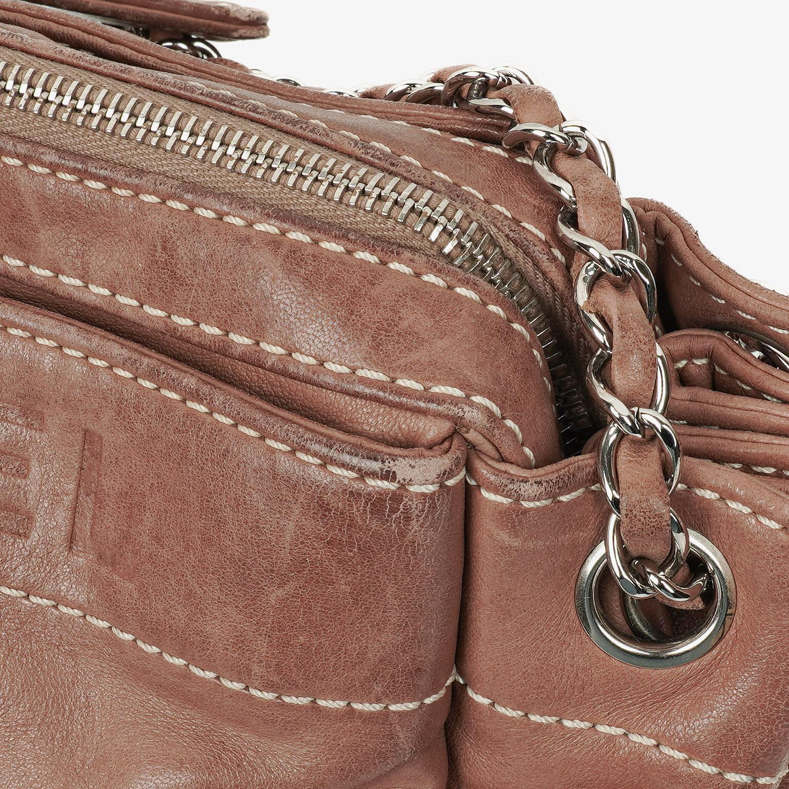 CHANEL Lax Accordion Hobo Tasche aus Lammleder