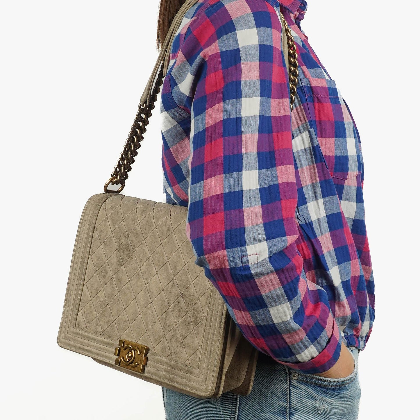 Chanel Große Boy 2013 Metiers D’Art Neutral Gepolsterte Abgenutzte Wildleder Flap Tasche mit Gealterten Goldbeschlägen