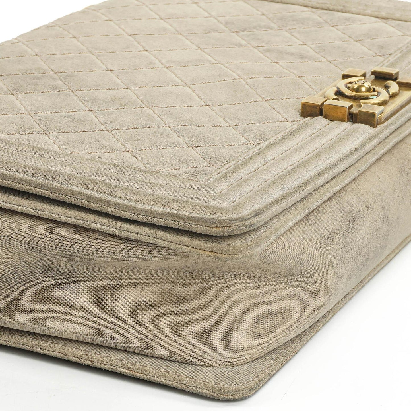 Chanel Große Boy 2013 Metiers D’Art Neutral Gepolsterte Abgenutzte Wildleder Flap Tasche mit Gealterten Goldbeschlägen