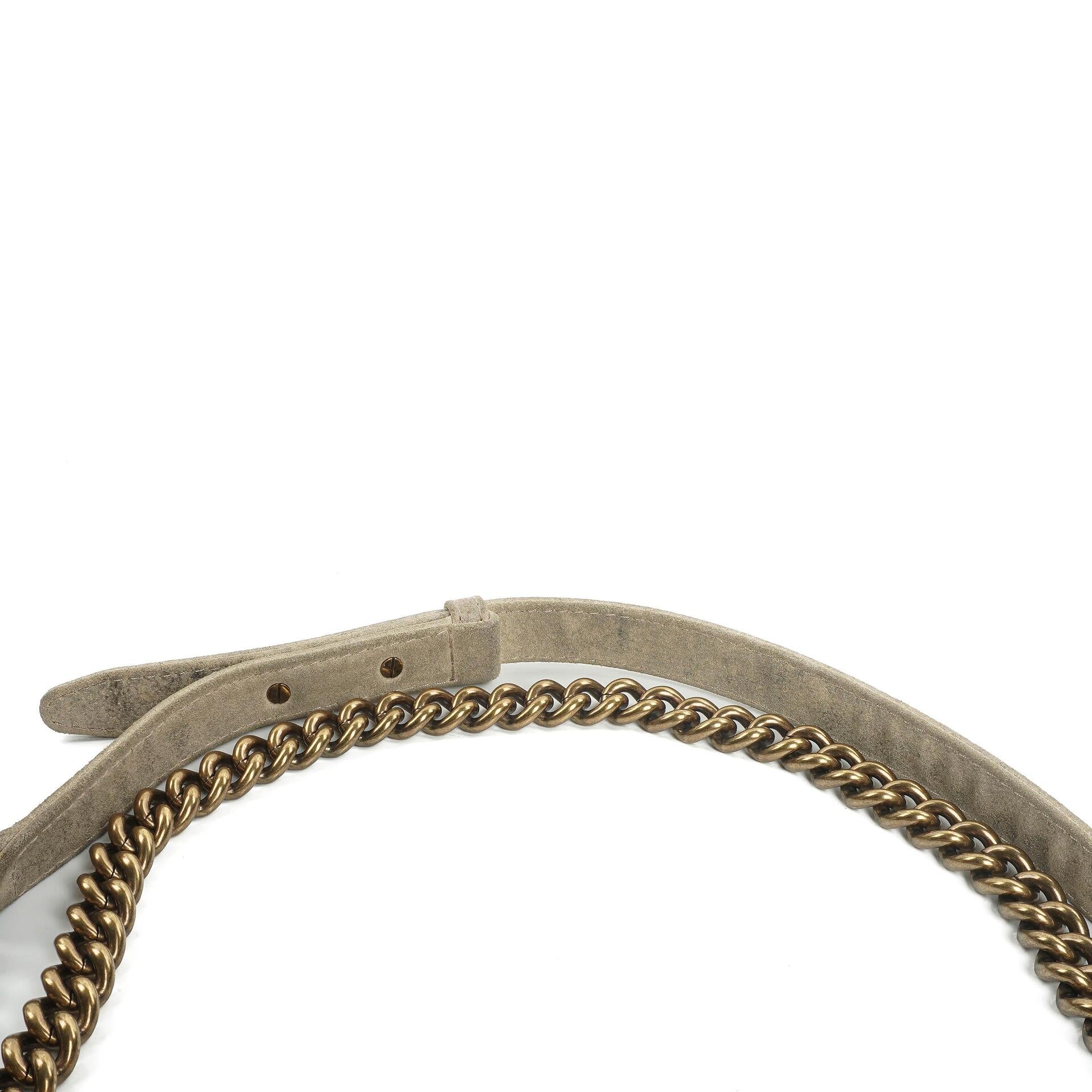 Chanel Große Boy 2013 Metiers D’Art Neutral Gepolsterte Abgenutzte Wildleder Flap Tasche mit Gealterten Goldbeschlägen