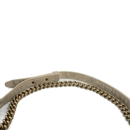 Chanel Große Boy 2013 Metiers D’Art Neutral Gepolsterte Abgenutzte Wildleder Flap Tasche mit Gealterten Goldbeschlägen
