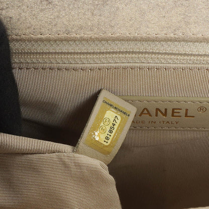 Chanel Große Boy 2013 Metiers D’Art Neutral Gepolsterte Abgenutzte Wildleder Flap Tasche mit Gealterten Goldbeschlägen