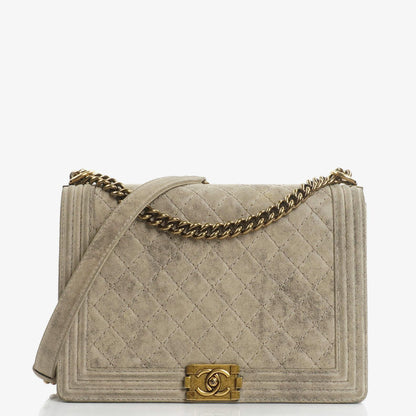 Chanel Große Boy 2013 Metiers D’Art Neutral Gepolsterte Abgenutzte Wildleder Flap Tasche mit Gealterten Goldbeschlägen