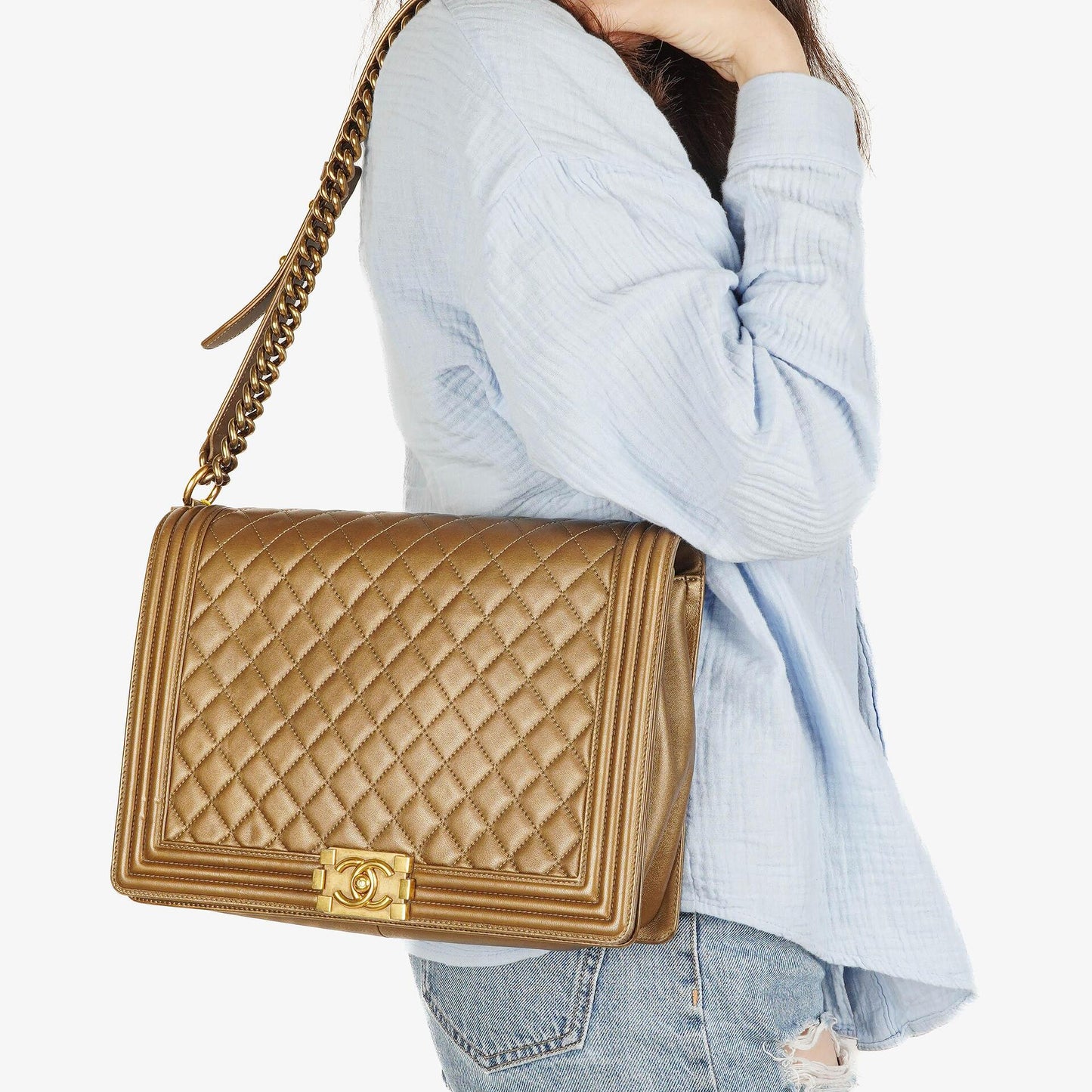 Chanel Große Boy gesteppte Flap Bag in Gold Metallic mit gealterten goldfarbenen Beschlägen