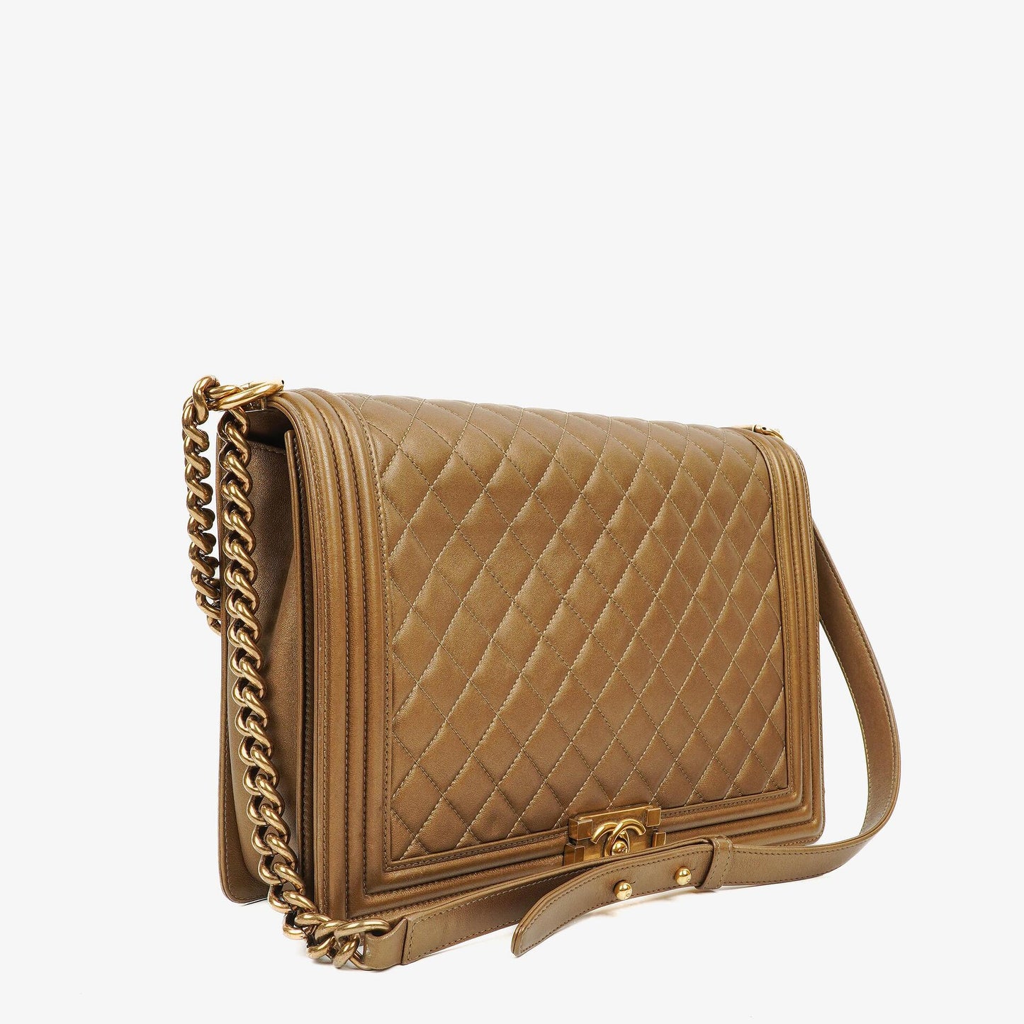 Chanel Große Boy gesteppte Flap Bag in Gold Metallic mit gealterten goldfarbenen Beschlägen