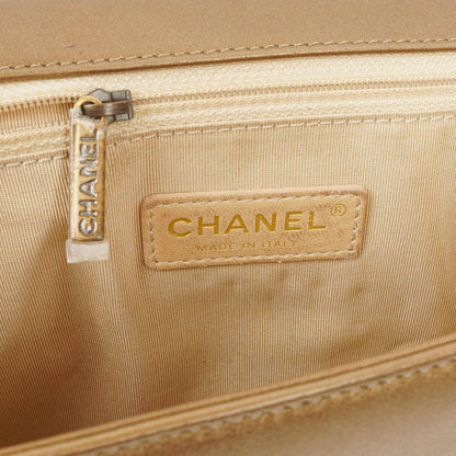 Chanel Große Boy gesteppte Flap Bag in Gold Metallic mit gealterten goldfarbenen Beschlägen
