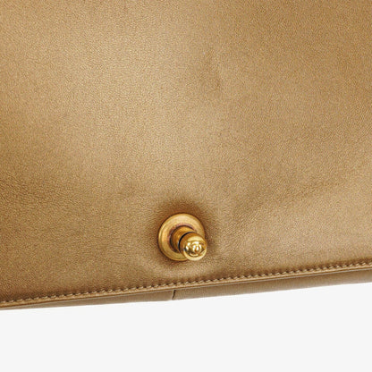 Chanel Große Boy gesteppte Flap Bag in Gold Metallic mit gealterten goldfarbenen Beschlägen