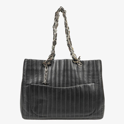 Chanel Mademoiselle Tote-Tasche Groß Schwarz Lammleder Steppung Vertikal