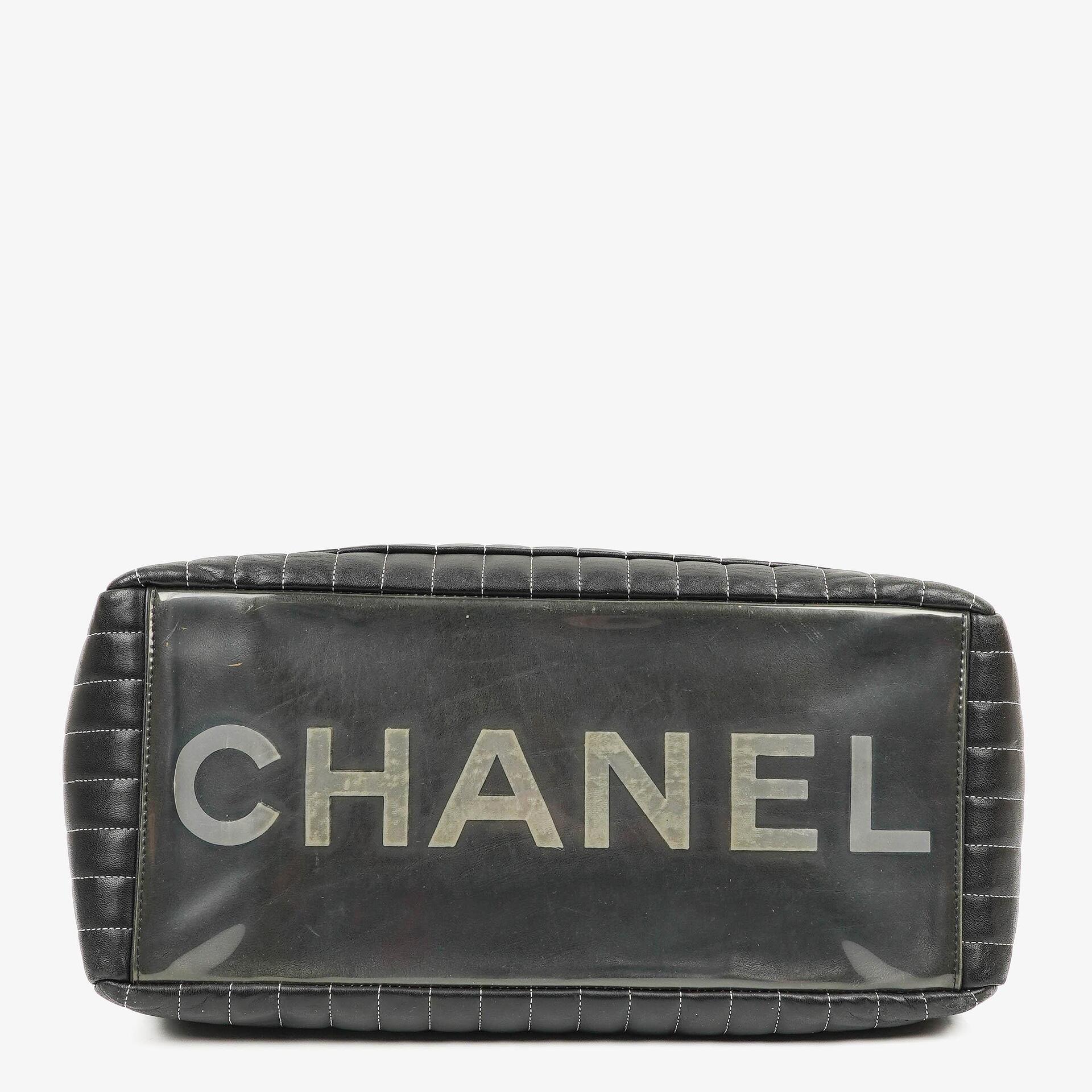 Chanel Mademoiselle Tote-Tasche Groß Schwarz Lammleder Steppung Vertikal