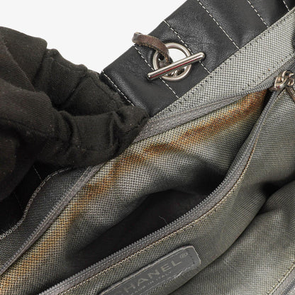 Chanel Mademoiselle Tote-Tasche Groß Schwarz Lammleder Steppung Vertikal