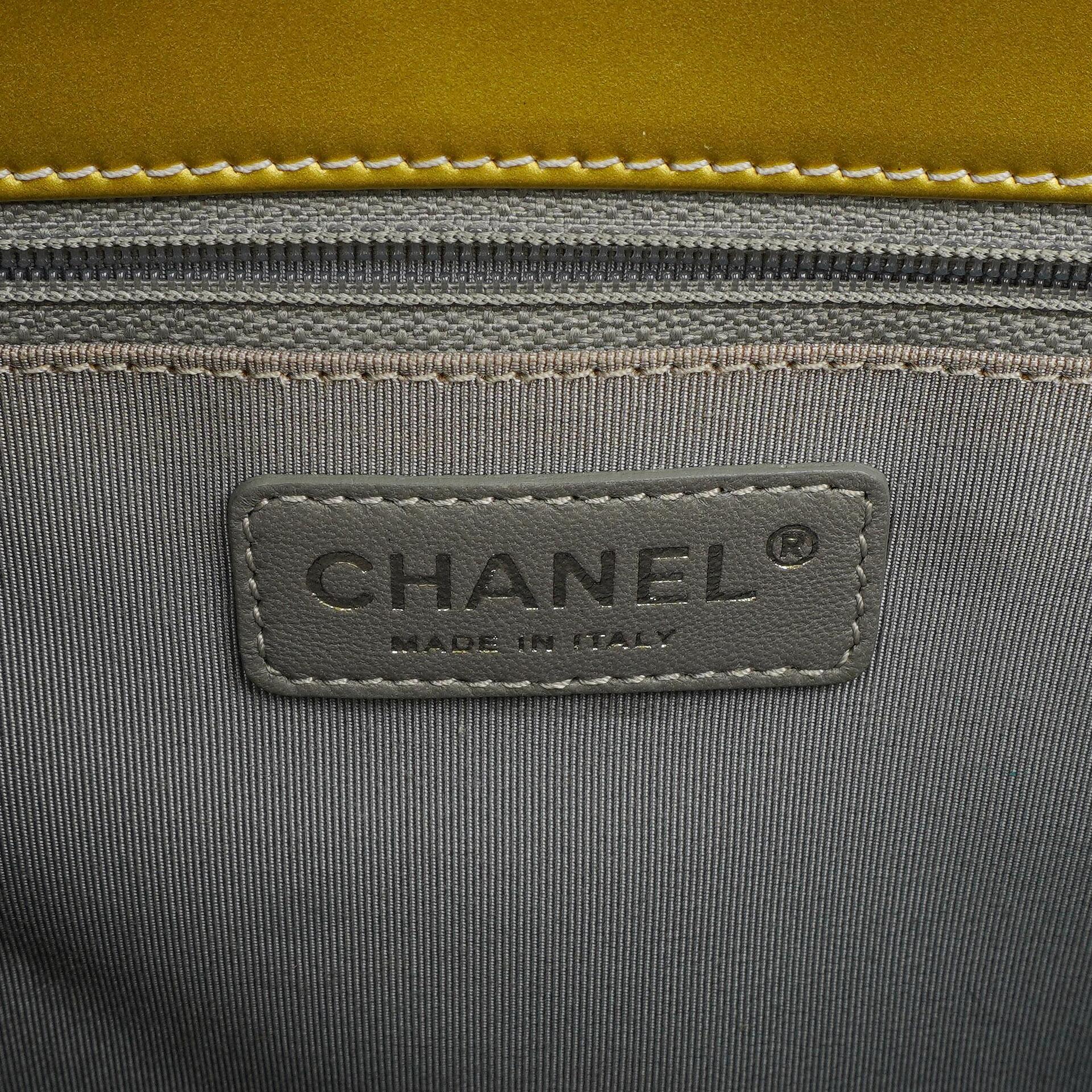 Chanel Große Gesteppt Lackleder Tote Tasche