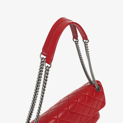 CHANEL Große Simply CC Rue Cambon Klappentasche aus rotem glänzendem Kalbsleder