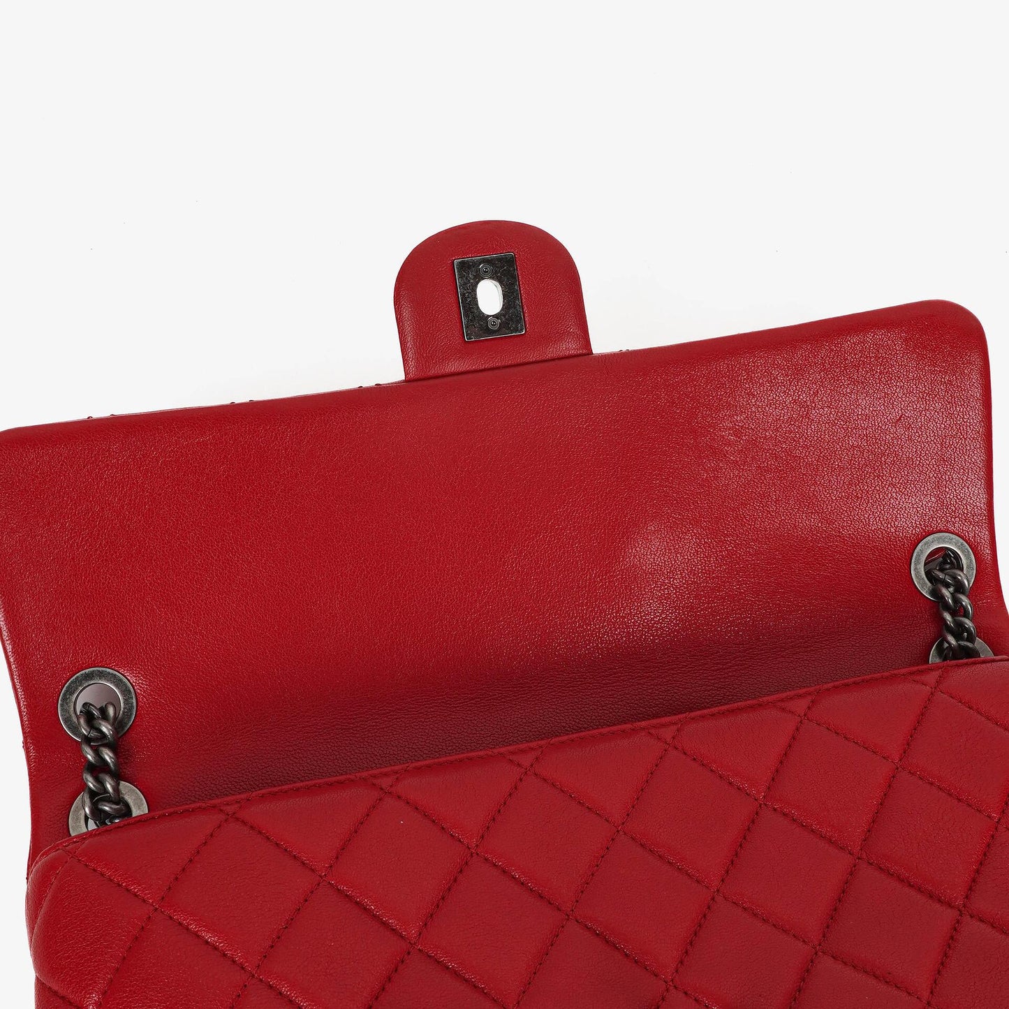 CHANEL Große Simply CC Rue Cambon Klappentasche aus rotem glänzendem Kalbsleder