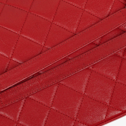CHANEL Große Simply CC Rue Cambon Klappentasche aus rotem glänzendem Kalbsleder