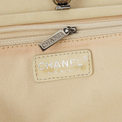 Chanel Schultertasche aus Leder mit Klappe