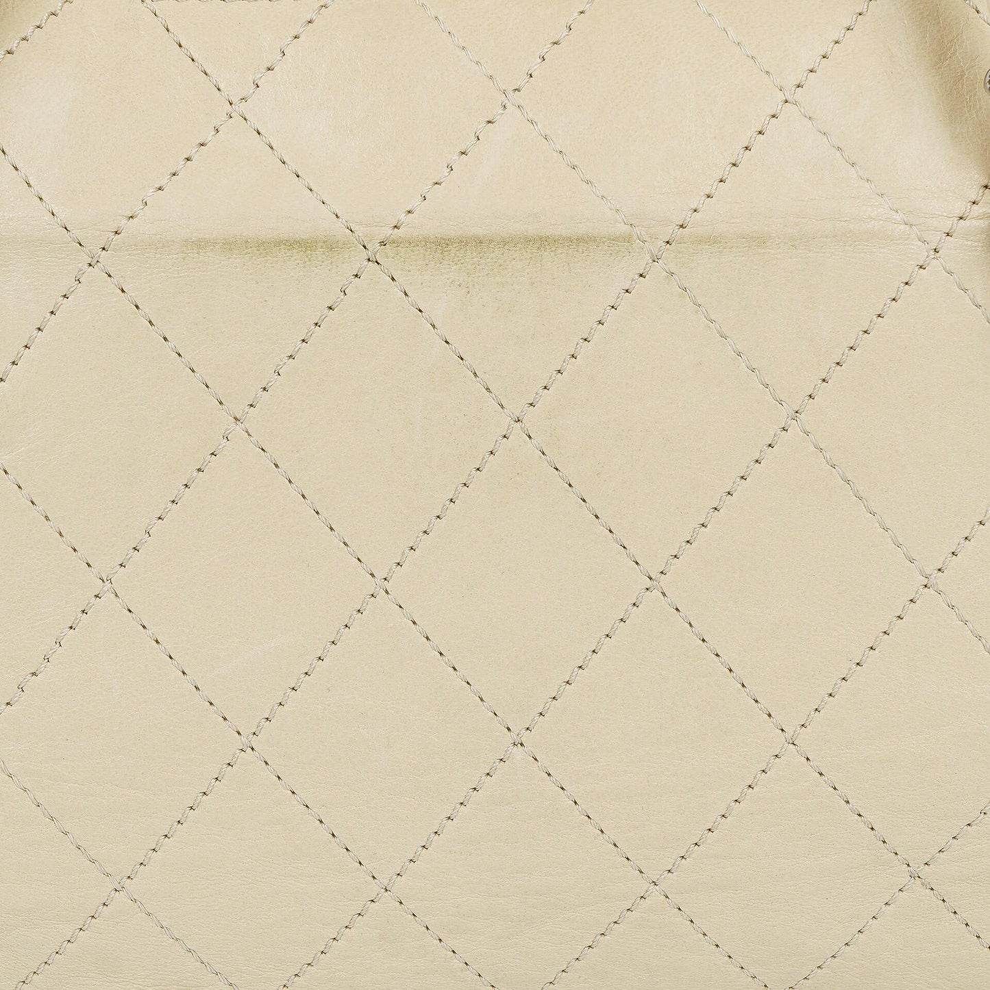 Chanel Schultertasche aus Leder mit Klappe