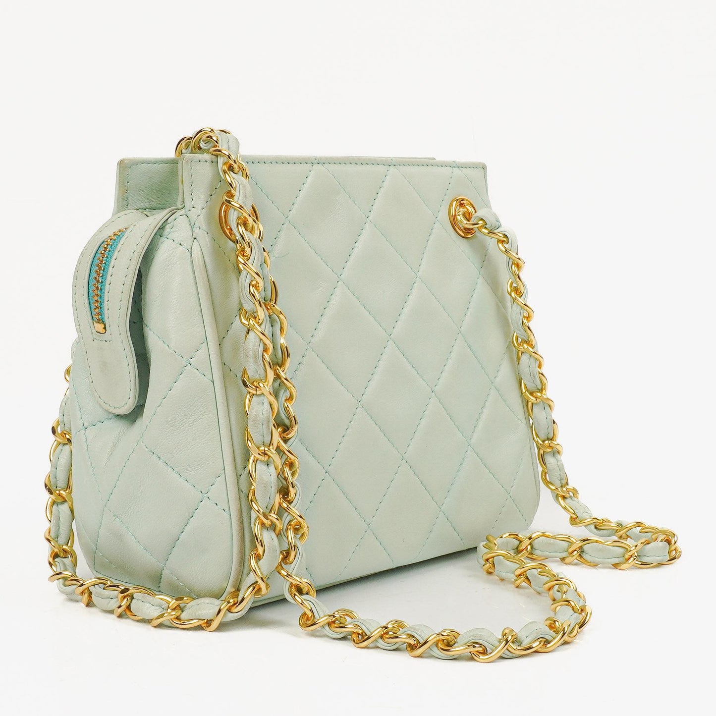Chanel Hellblaue Matelassé Ketten-Mini-Tasche
