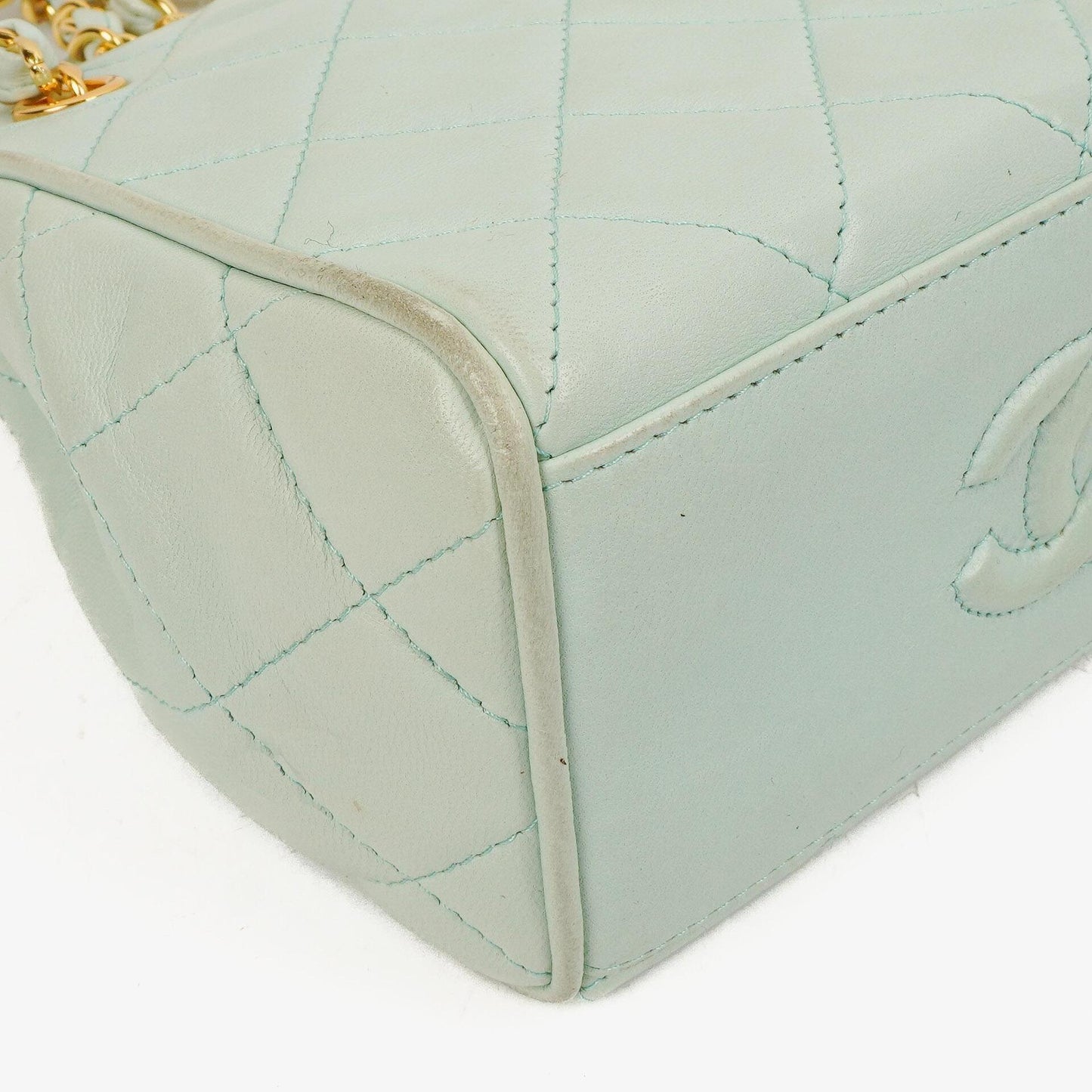 Chanel Hellblaue Matelassé Ketten-Mini-Tasche