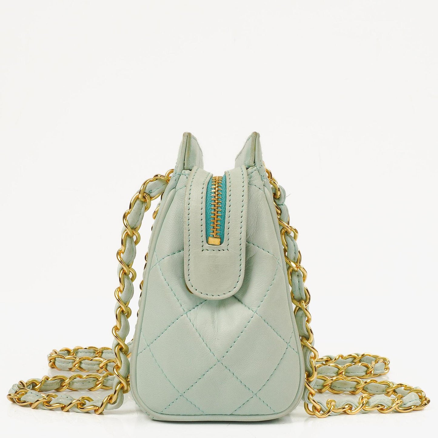 Chanel Hellblaue Matelassé Ketten-Mini-Tasche