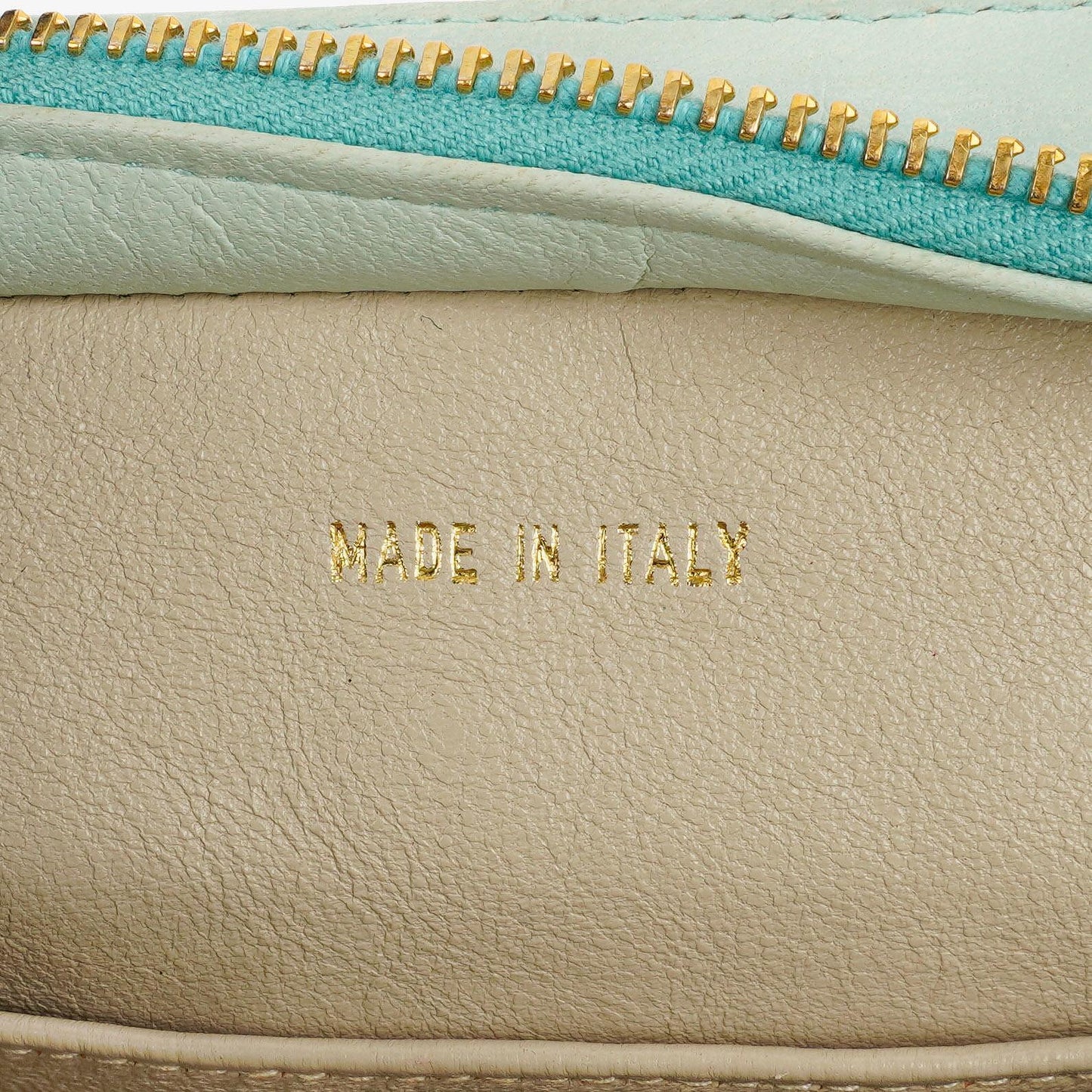 Chanel Hellblaue Matelassé Ketten-Mini-Tasche