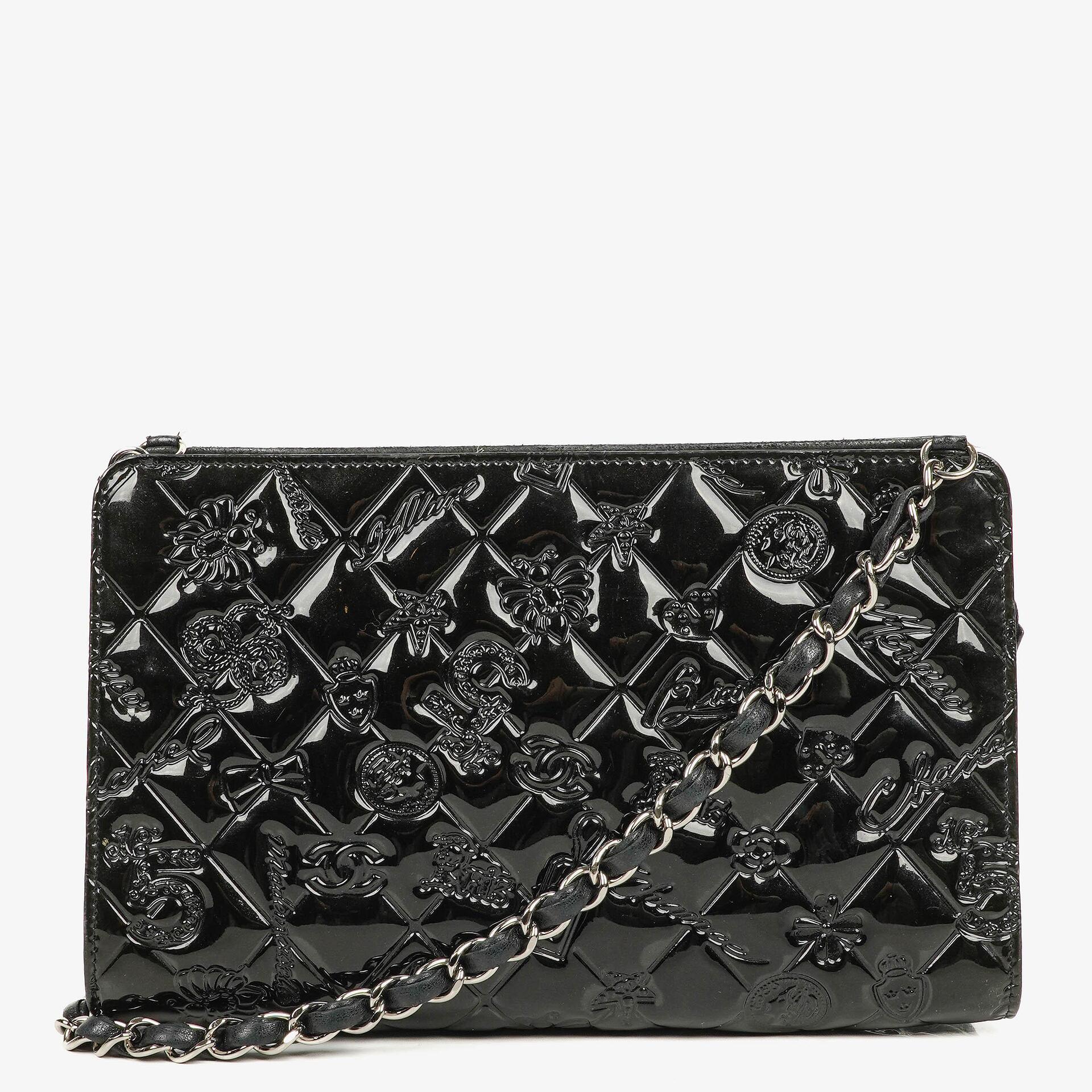 Chanel Lucky Charm Pochatte aus schwarzem Lackleder