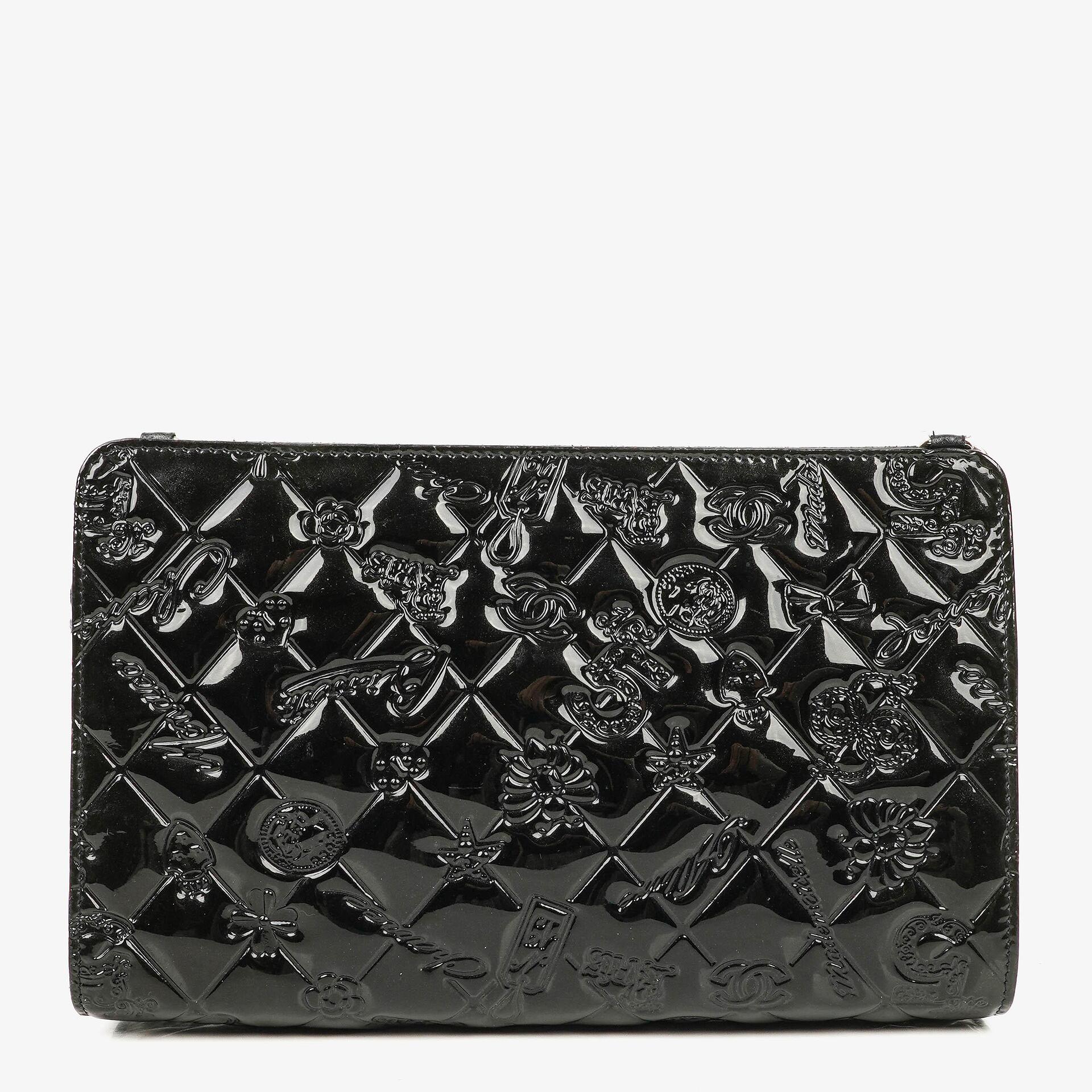 Chanel Lucky Charm Pochatte aus schwarzem Lackleder