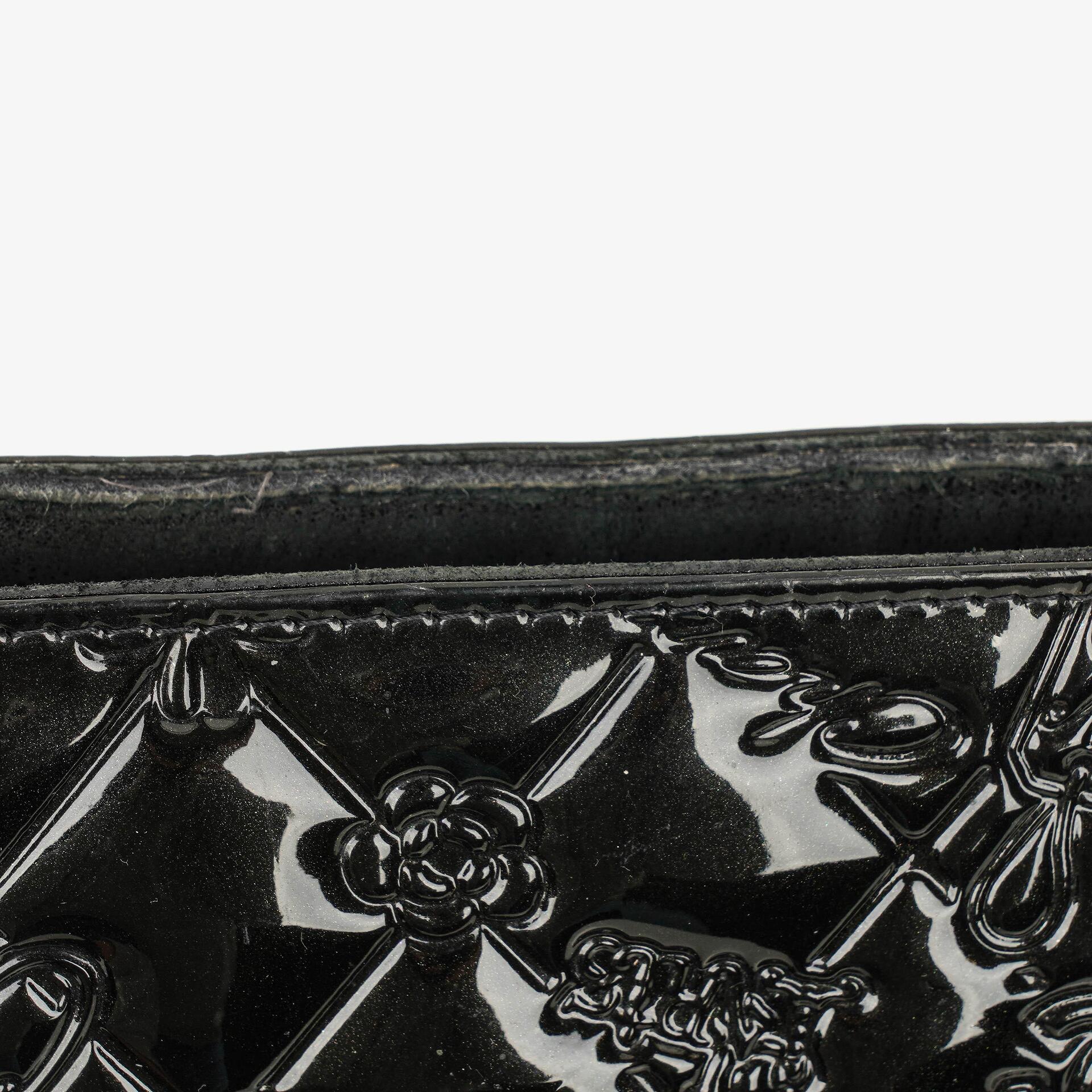 Chanel Lucky Charm Pochatte aus schwarzem Lackleder