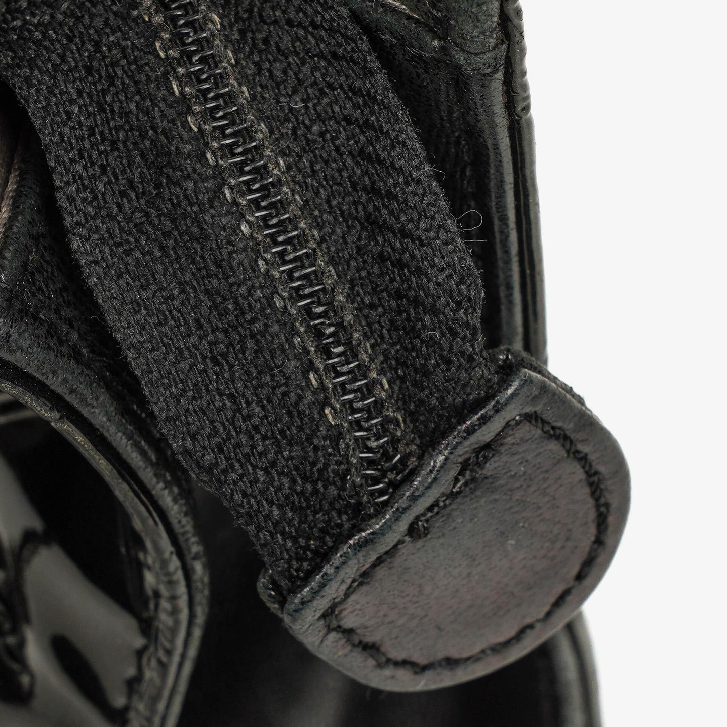 Chanel Lucky Charm Pochatte aus schwarzem Lackleder