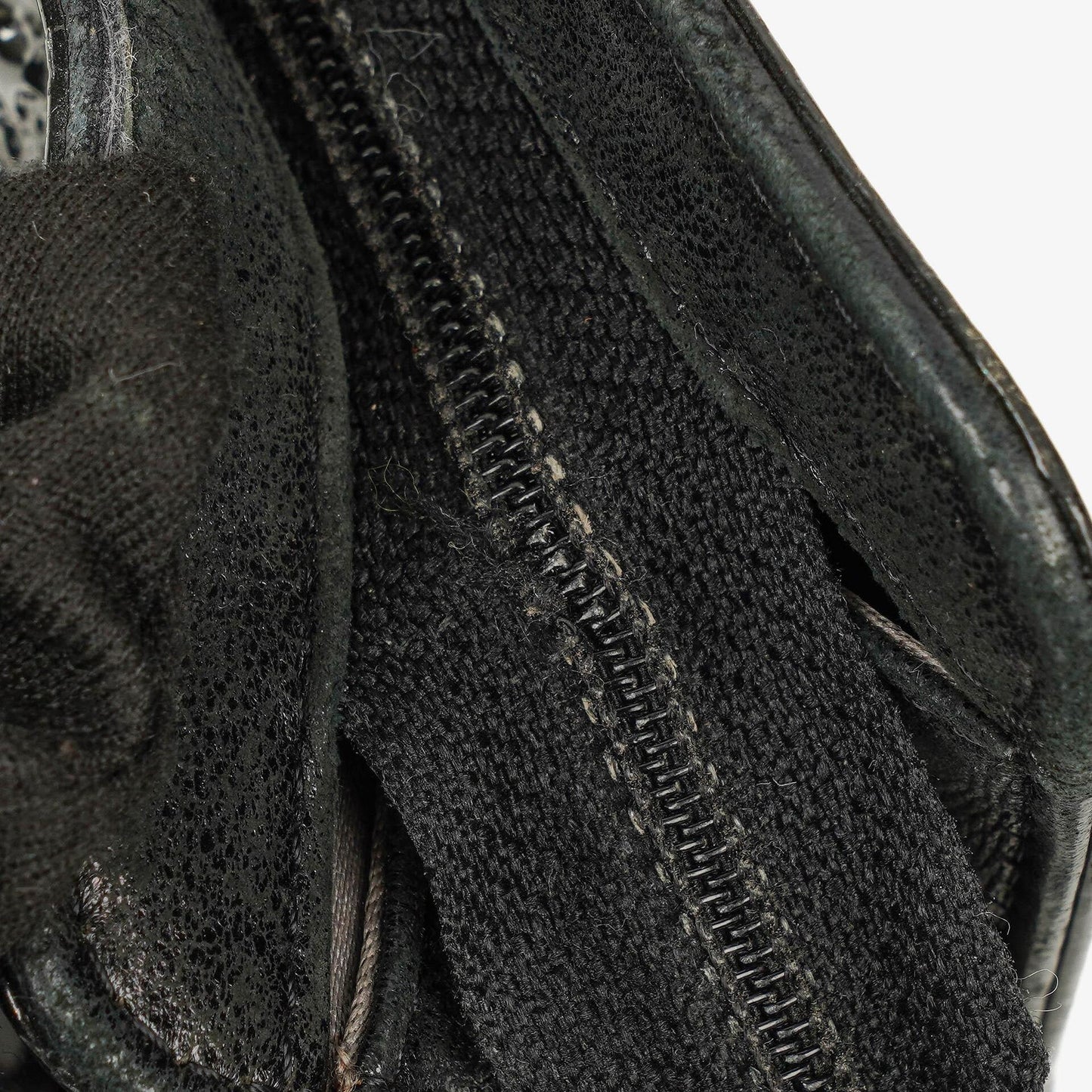 Chanel Lucky Charm Pochatte aus schwarzem Lackleder