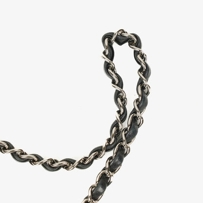 Chanel Lucky Charm Pochatte aus schwarzem Lackleder